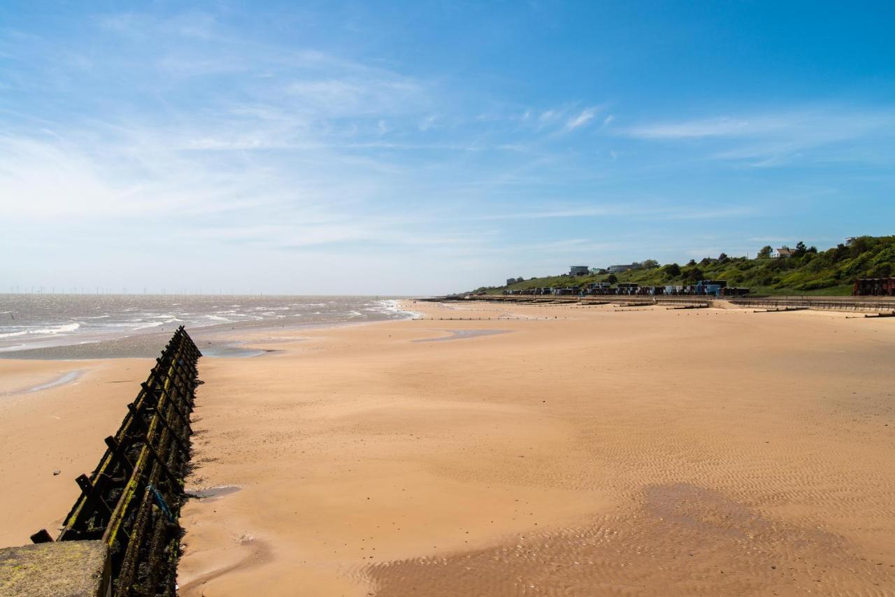 8 Berth Caravan For Hire At St Osyth Beach Ref 28047R Clacton-on-Sea Dış mekan fotoğraf