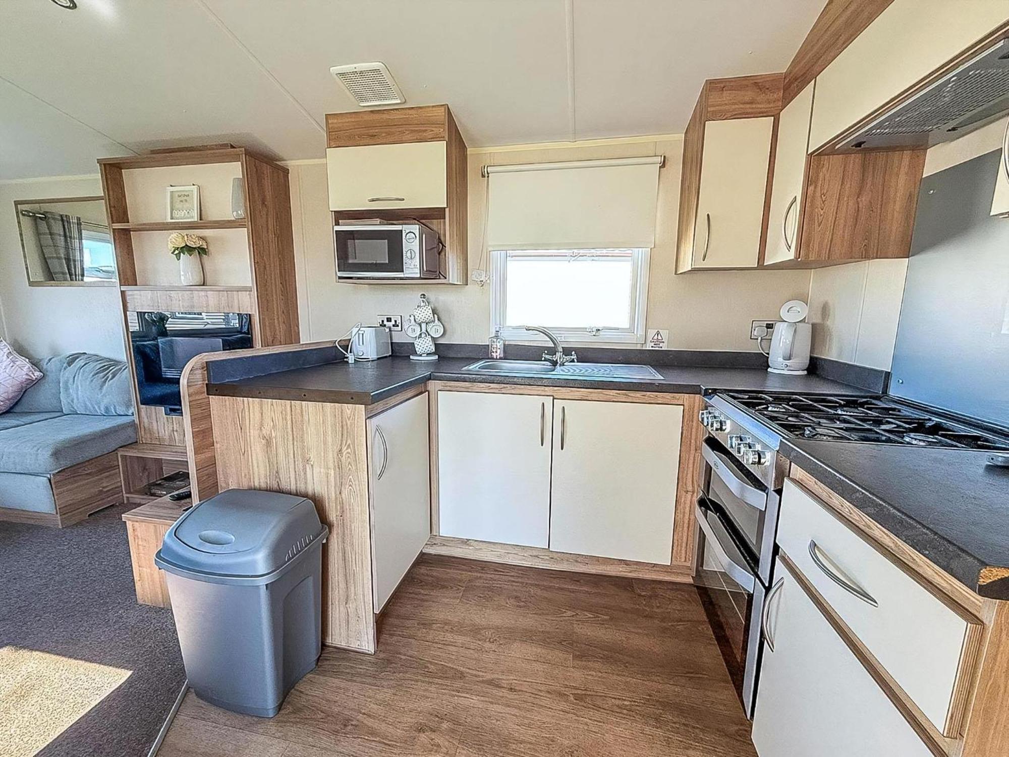 8 Berth Caravan For Hire At St Osyth Beach Ref 28047R Clacton-on-Sea Dış mekan fotoğraf